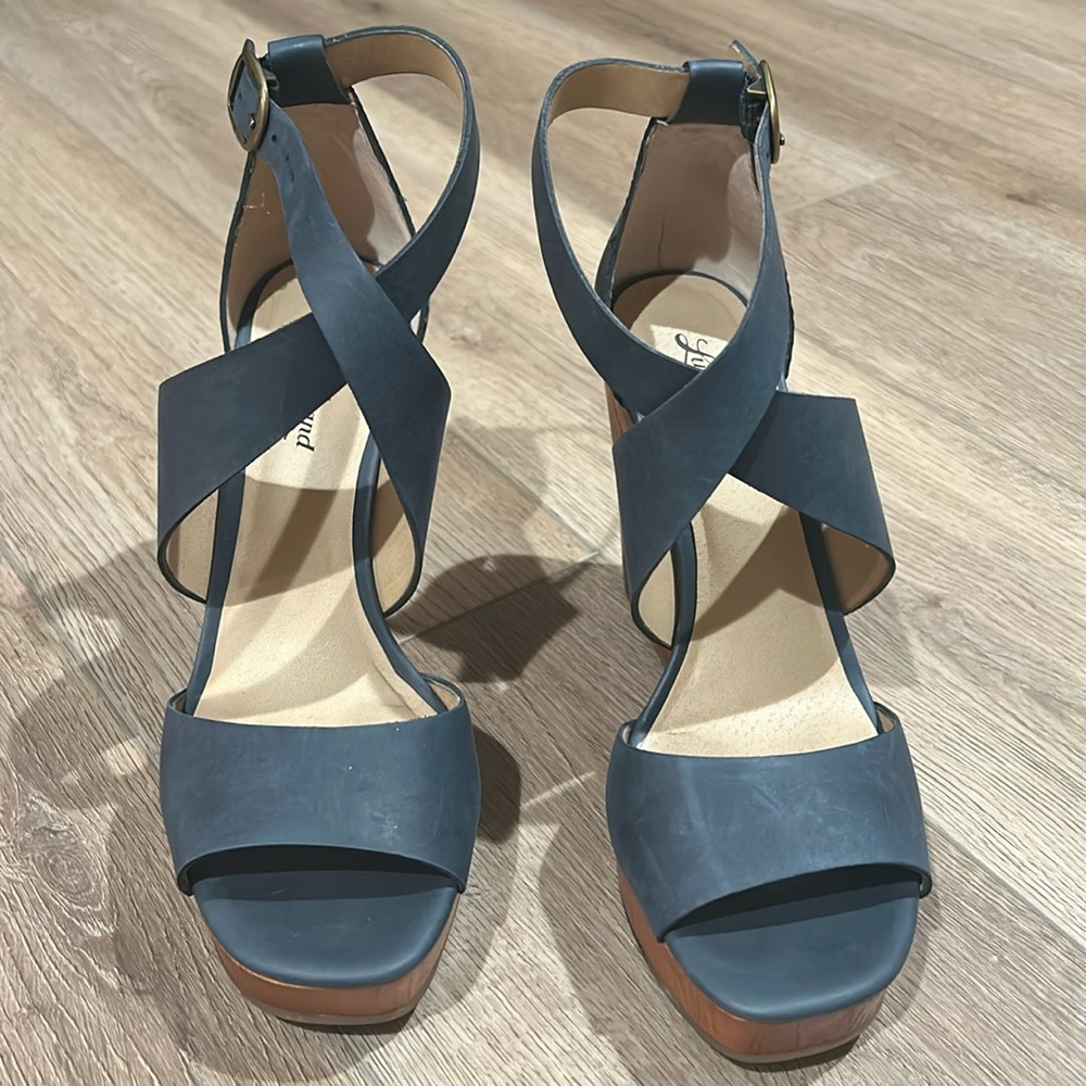 Lucky Brand Navy Wedges
